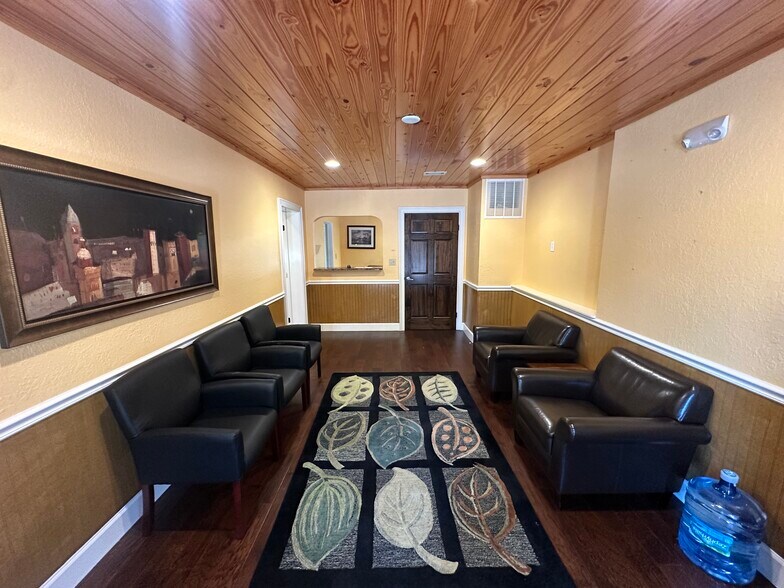3333 49th St N, Saint Petersburg, FL à vendre - Photo de l’immeuble – Image 3 sur 7