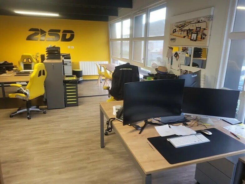 Local d'activités dans Calais à vendre - Photo intérieure – Image 2 sur 4