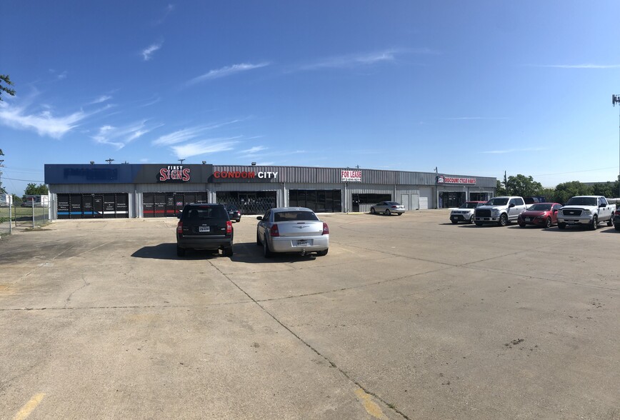 2455 E Highway 121, Lewisville, TX à louer - Photo de l’immeuble – Image 3 sur 6