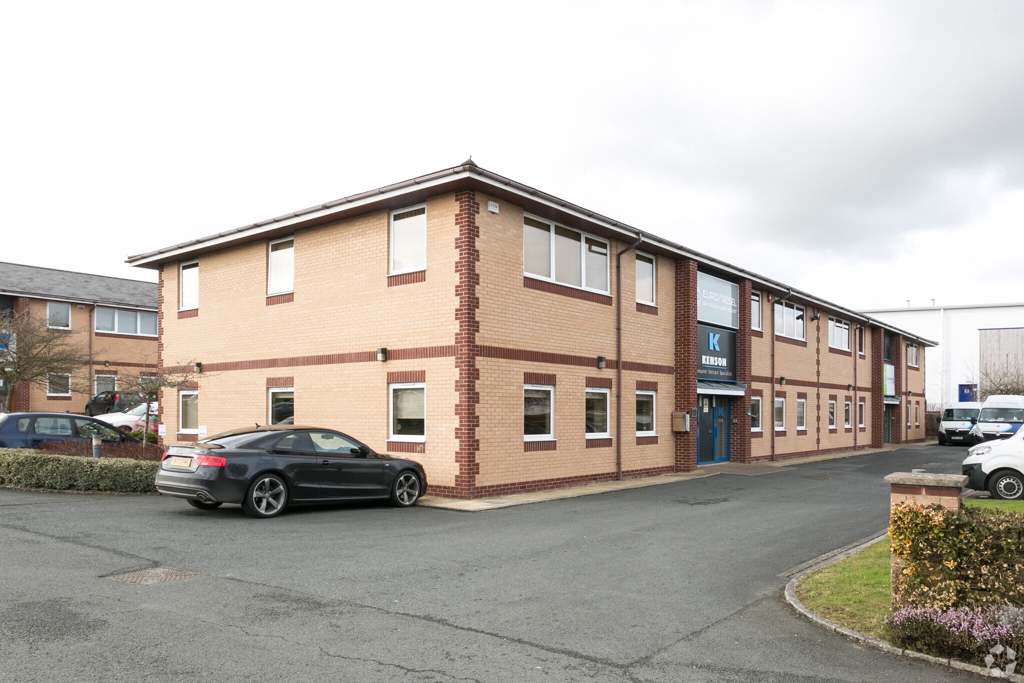 101-104 Love Ln, Cirencester à louer Photo principale– Image 1 sur 22