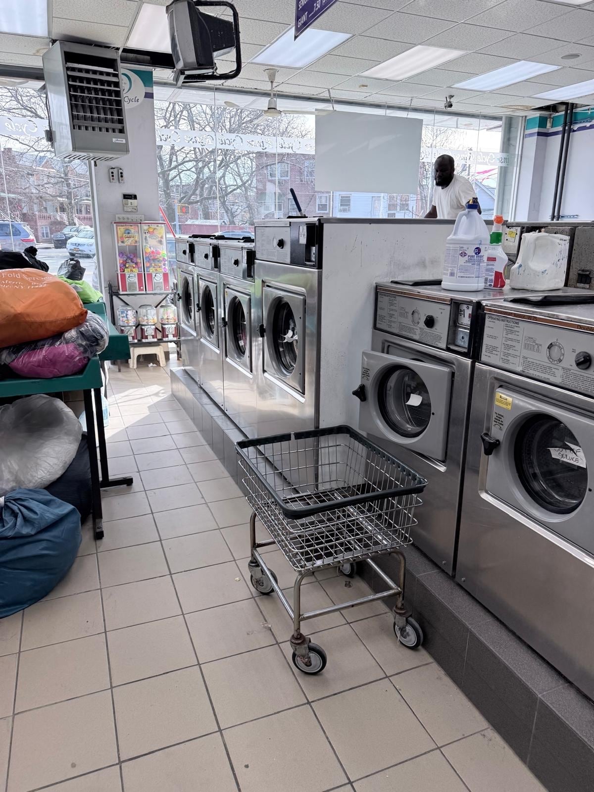 5401 Flatlands Ave, Brooklyn, NY à louer Photo intérieure– Image 1 sur 6