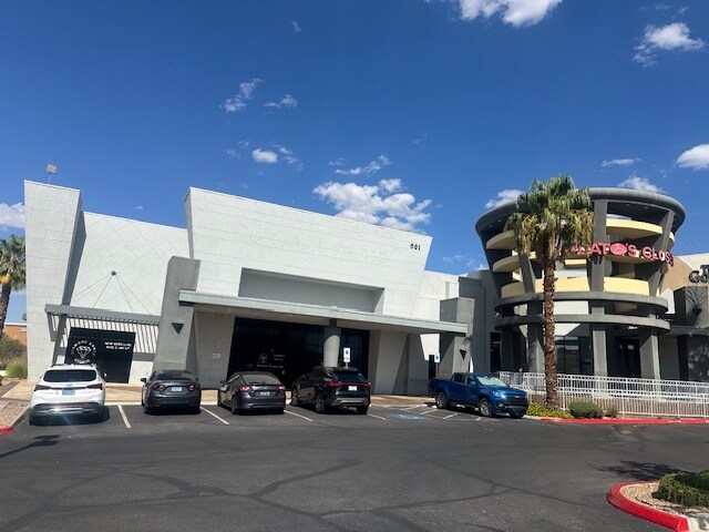 601-617 Mall Ring Cir, Henderson, NV à louer Photo principale– Image 1 sur 2