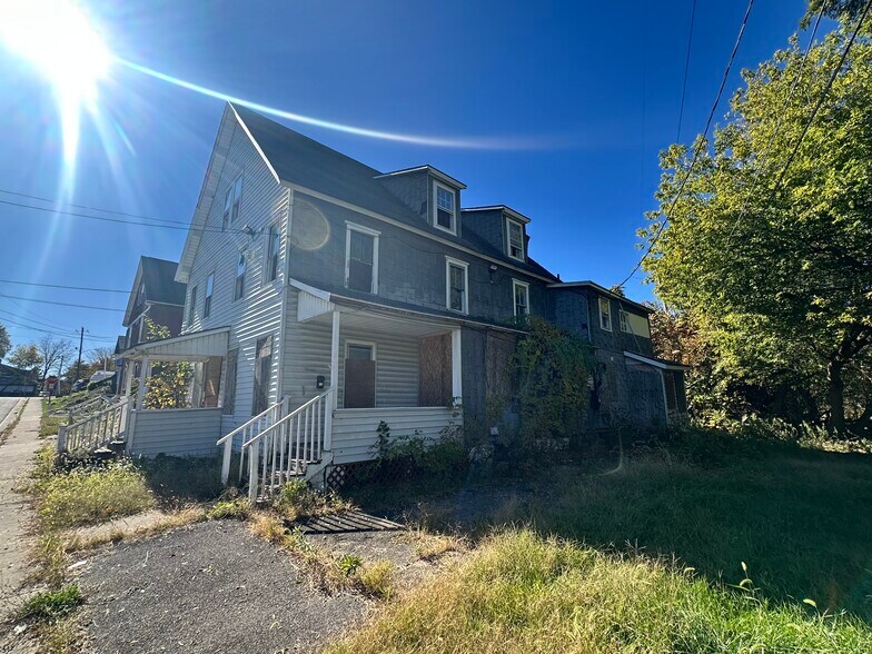 9 Wells Ave, Johnson City, NY à vendre - Photo de l’immeuble – Image 2 sur 3
