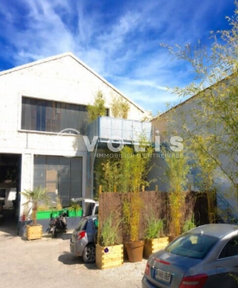 Local d’activités dans Ivry-sur-Seine à louer - Photo de l’immeuble – Image 1 sur 7