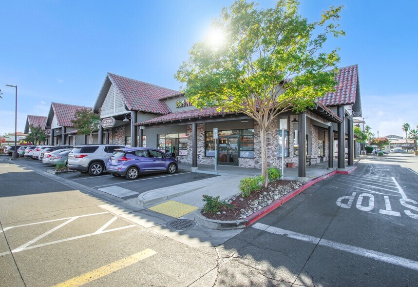 2601-2805 Marconi Ave, Sacramento, CA à louer - Photo de l’immeuble – Image 3 sur 12
