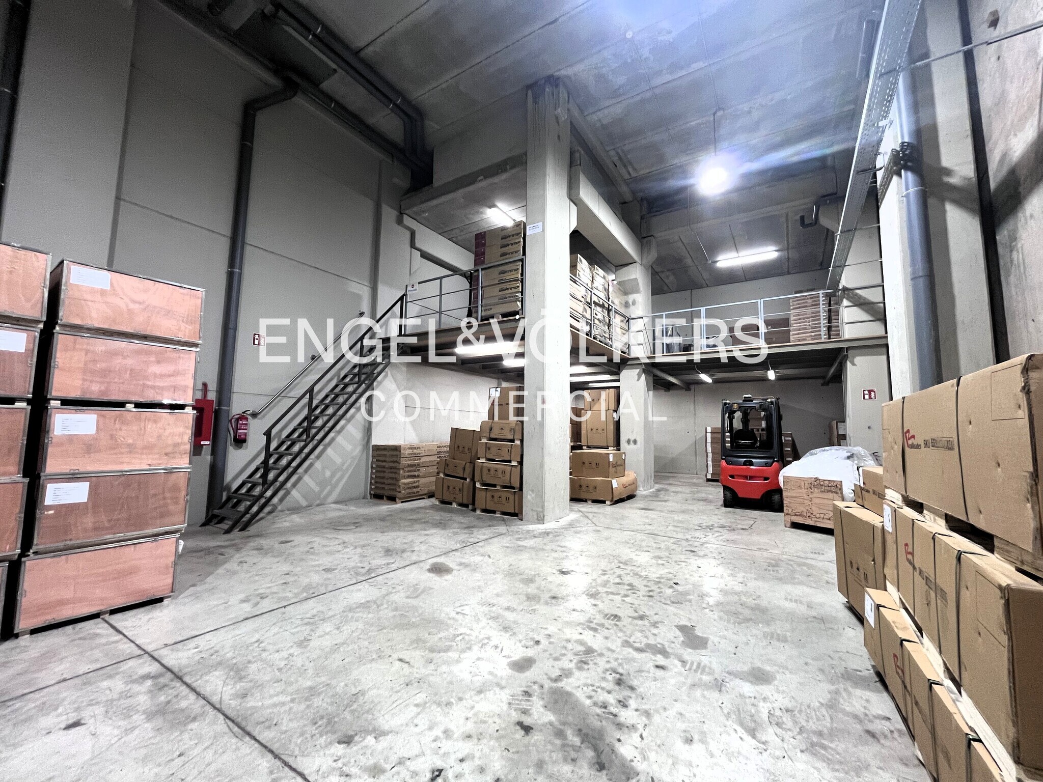 Industriel/Logistique dans Badalona, Barcelona à louer Photo intérieure– Image 1 sur 14