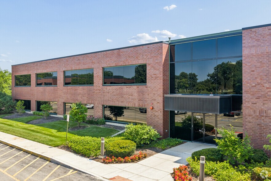 1749 S Naperville Rd, Wheaton, IL à louer - Photo de l’immeuble – Image 1 sur 11