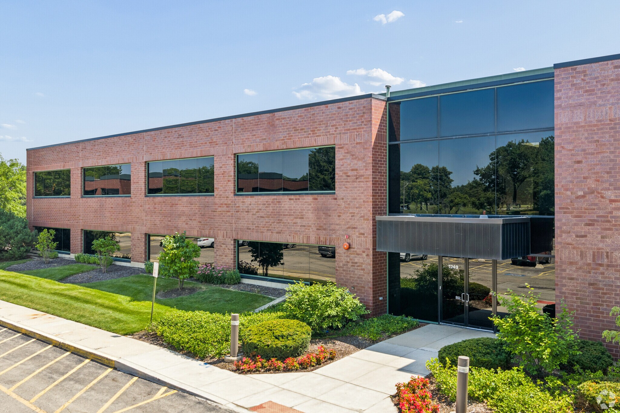 1749 S Naperville Rd, Wheaton, IL à louer Photo de l’immeuble– Image 1 sur 12