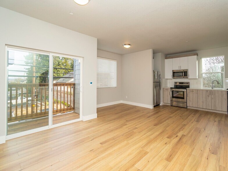 436 NE Stafford St, Portland, OR à vendre - Photo intérieure – Image 2 sur 6