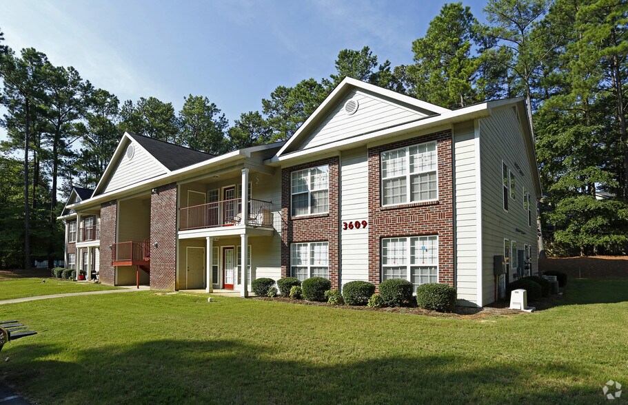 3605 Sapphire Rd, Fayetteville, NC à vendre - Photo de l’immeuble – Image 2 sur 25