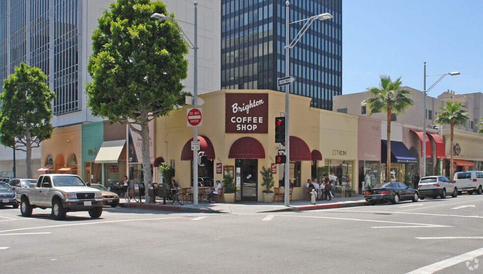 363-371 N Camden Dr, Beverly Hills, CA à louer - Photo principale – Image 3 sur 4