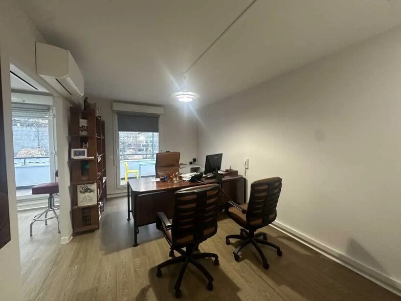 Bureau dans Le Bouscat à vendre - Photo de l’immeuble – Image 2 sur 6