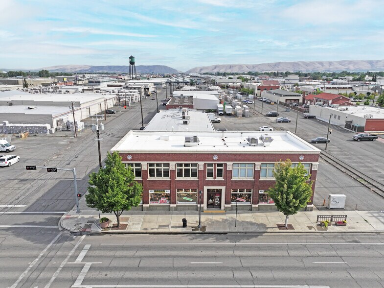 104 W Yakima Ave, Yakima, WA à louer - Photo de l’immeuble – Image 3 sur 15