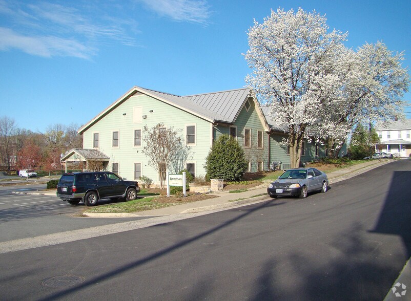 101 South St SE, Leesburg, VA à louer - Photo de l’immeuble – Image 2 sur 14