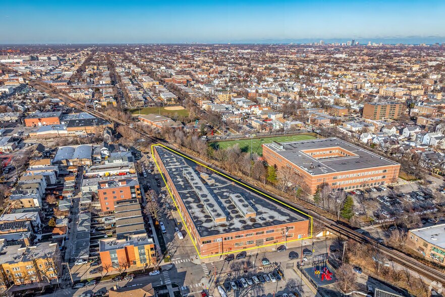 3850 W Cortland St, Chicago, IL à vendre - Photo de l’immeuble – Image 2 sur 10