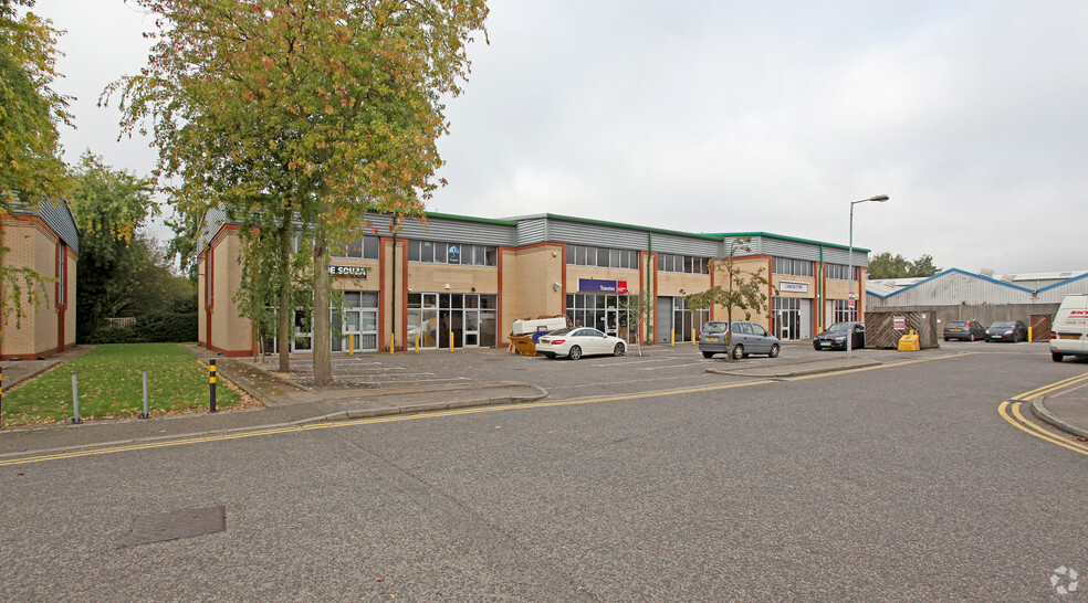 Lawrence Rd, Hounslow à louer - Photo principale – Image 1 sur 11