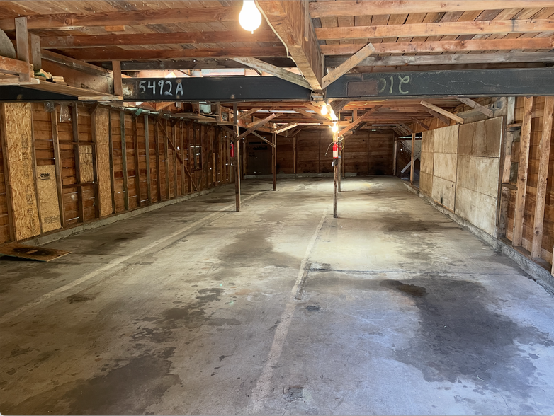 766 Scheer Ln, Oak Harbor, WA à louer - Photo de l’immeuble – Image 2 sur 6