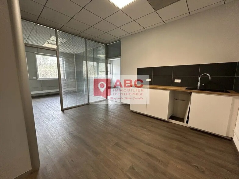 Bureau dans Montpellier à louer - Photo de l’immeuble – Image 3 sur 6