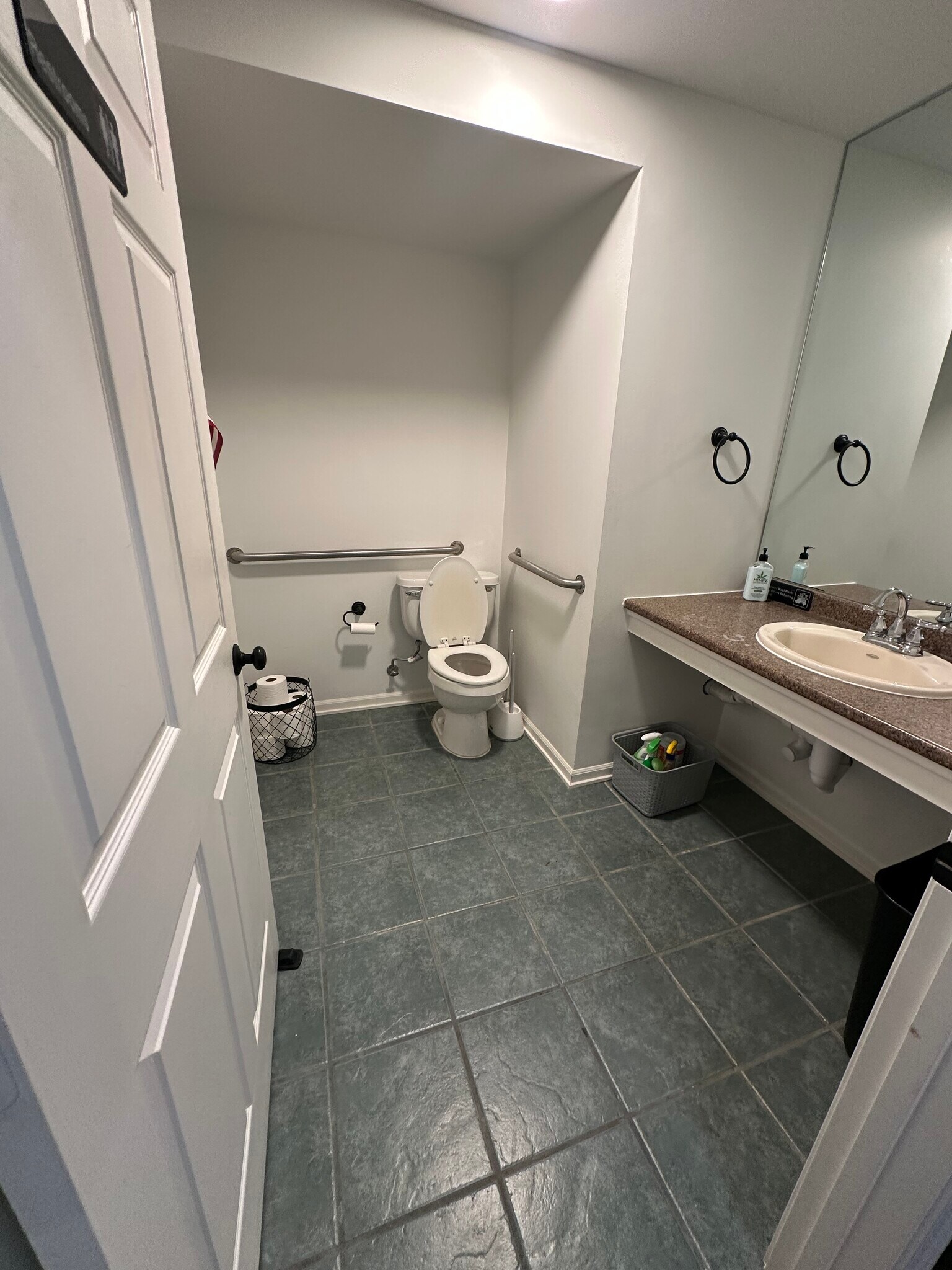 110 Main St, Parkville, MO à louer Photo intérieure– Image 1 sur 6