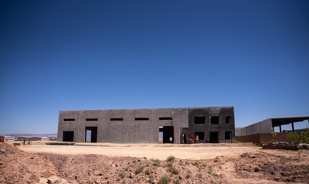 3955 Aviator Dr, St George, UT à louer - Photo de l’immeuble – Image 2 sur 11