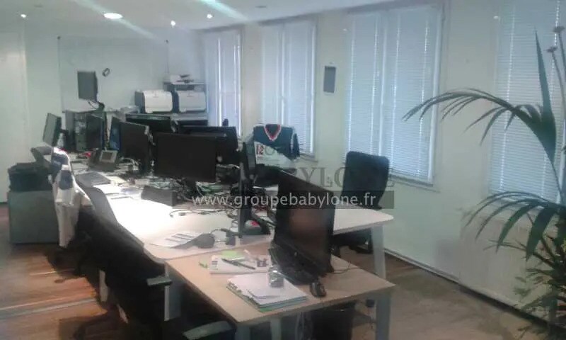 73 Rue Ernest Renan, Nanterre à louer - Photo de l’immeuble – Image 2 sur 13