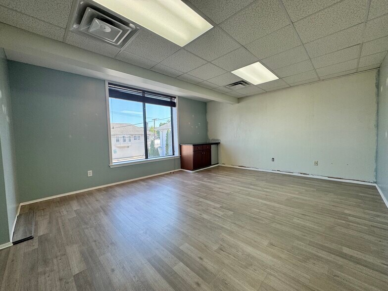 155 Park Ave, Cranston, RI à louer - Photo intérieure – Image 2 sur 10