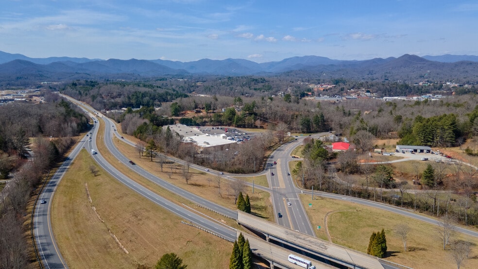 1011 Highlands Rd, Franklin, NC à vendre - Aérien – Image 3 sur 6