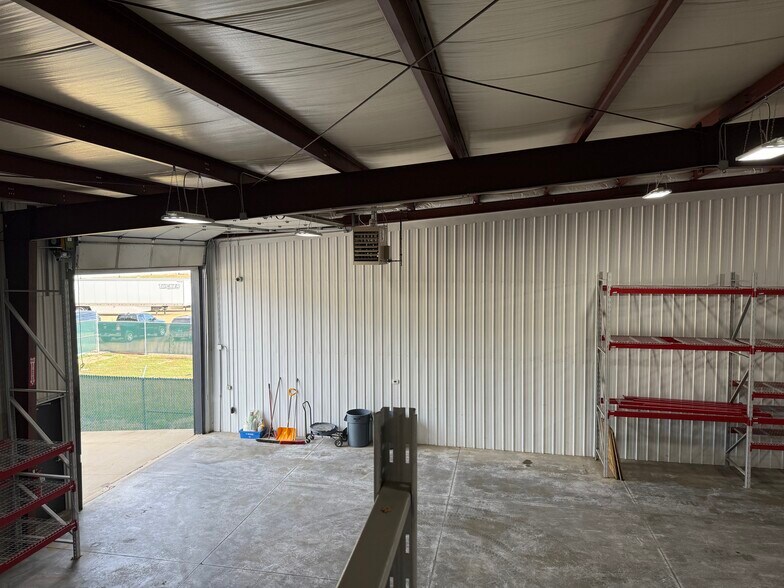 10435 Bronzewood Dr, Dubuque, IA à louer - Photo de l’immeuble – Image 3 sur 17