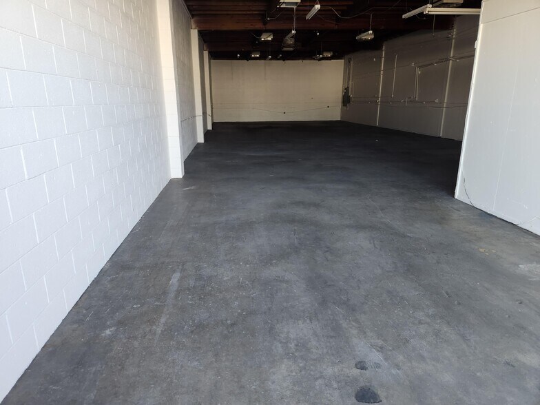 15225-15237 Nubia St, Baldwin Park, CA à louer - Photo intérieure – Image 3 sur 10