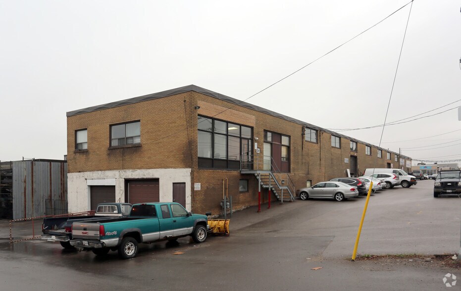 20 Sheffield St, Toronto, ON à louer - Photo de l’immeuble – Image 2 sur 2