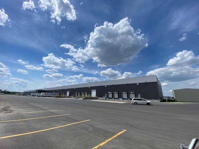 379B Corduroy Rd, Ottawa, ON à louer - Photo de l’immeuble – Image 3 sur 5