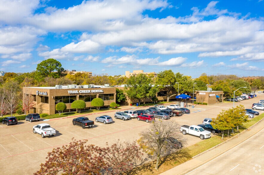 350 Westpark Way, Euless, TX à louer - Photo de l’immeuble – Image 3 sur 18