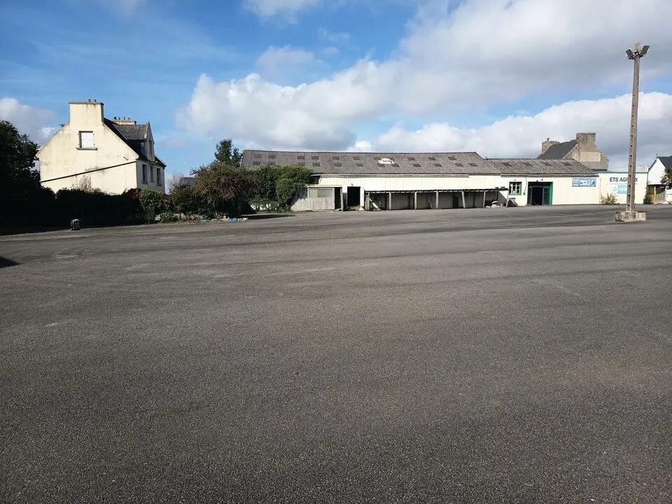 Local d'activités dans Plougourvest à vendre Photo de l’immeuble– Image 1 sur 4