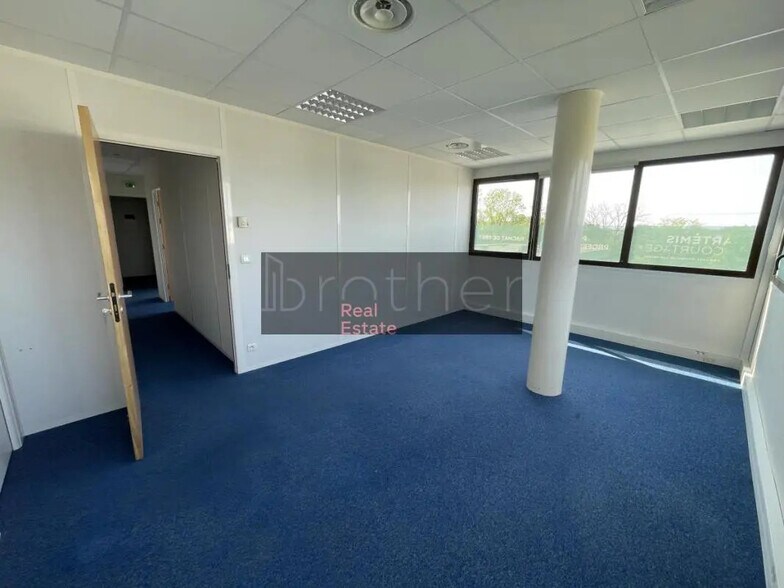 Bureau dans Mérignac à louer - Photo de l’immeuble – Image 3 sur 5