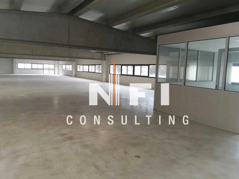 Local d’activités dans Peymeinade à louer - Photo de l’immeuble – Image 2 sur 3