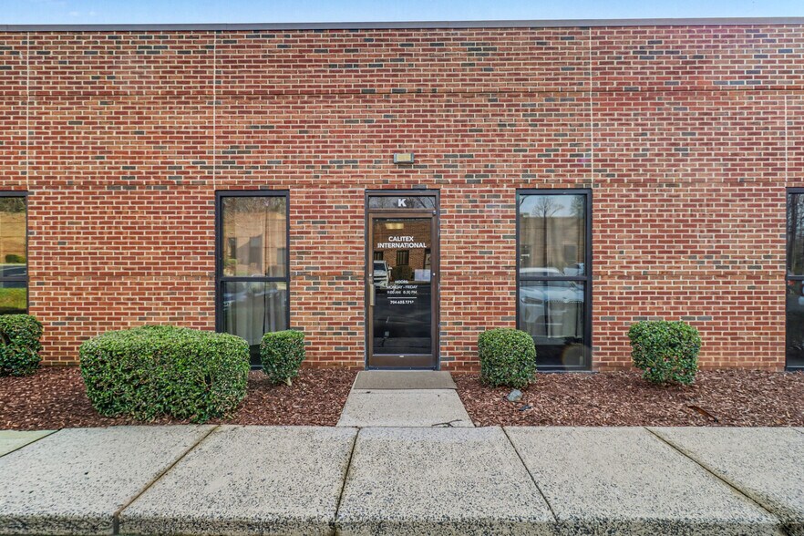 4455 Morris Park Dr, Mint Hill, NC à louer - Photo de l’immeuble – Image 2 sur 18