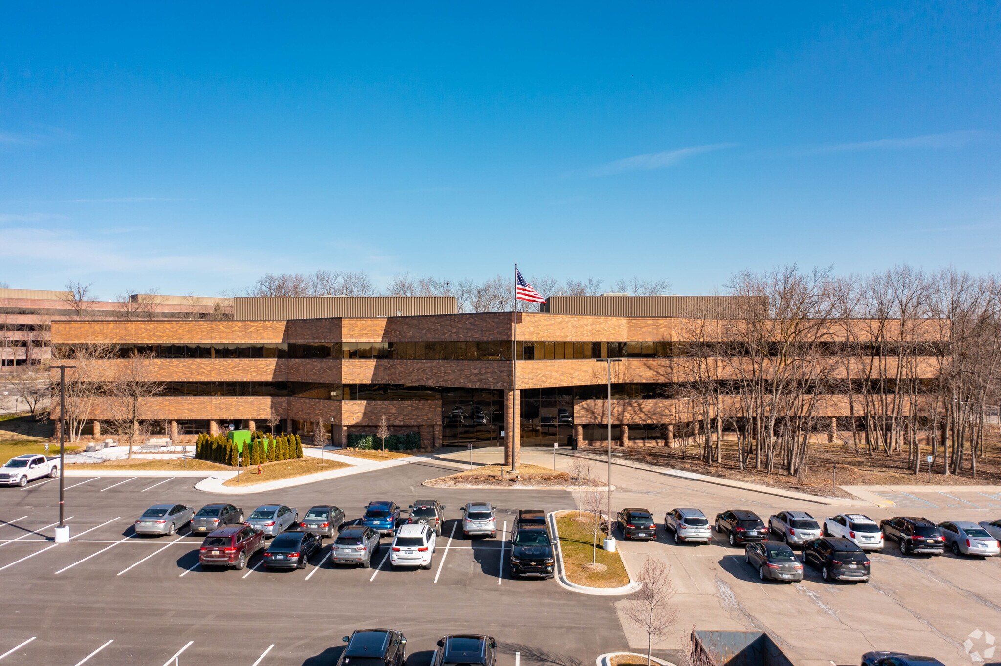 5435 Corporate Dr, Troy, MI à louer Photo de l’immeuble– Image 1 sur 8
