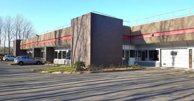 Plus de détails pour 4 Rue Edouard Branly, Trappes - Local d'activités, Industriel/Logistique à louer
