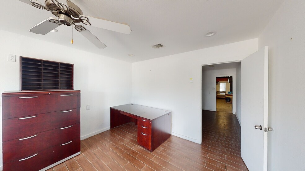 2021 Aldine Mail Route Rd, Houston, TX à louer - Numérisation 3D Matterport – Image 2 sur 19