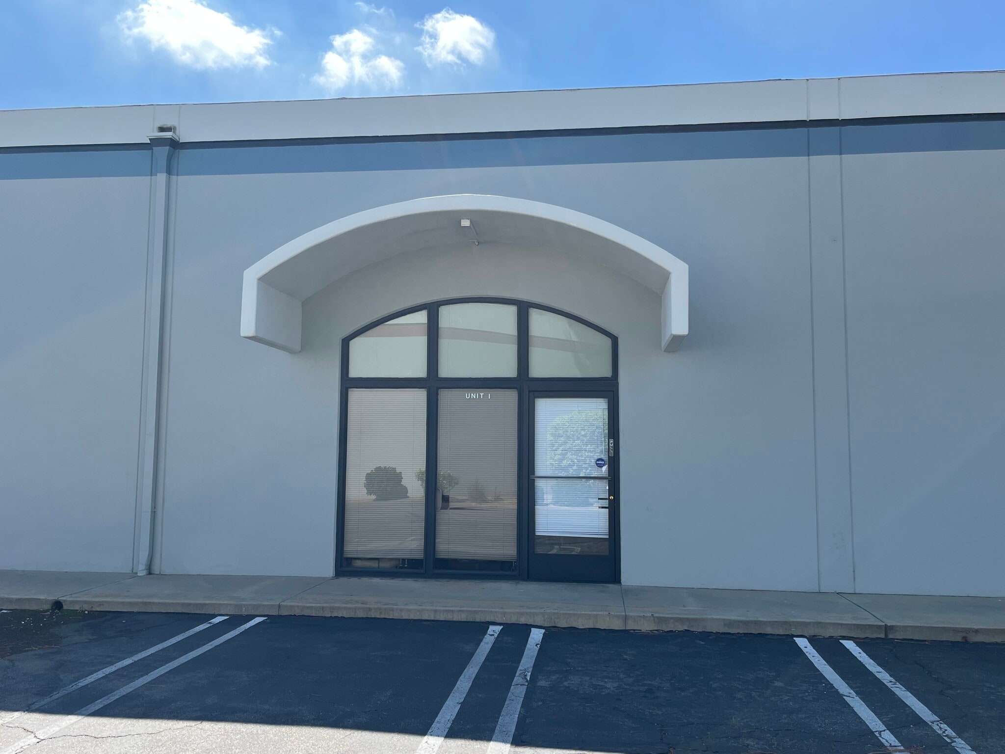 21110-21129 Osborne St, Canoga Park, CA à louer Photo intérieure– Image 1 sur 1