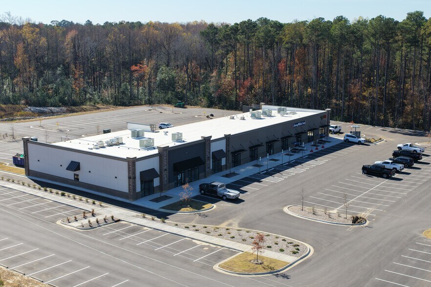 5533 Corporation Drive, Hope Mills, NC à louer - Photo principale – Image 1 sur 14
