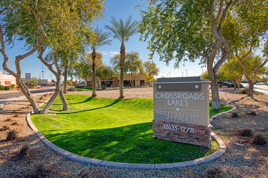 12711 W Smokey Dr, Surprise, AZ à vendre - Photo de l’immeuble – Image 3 sur 13