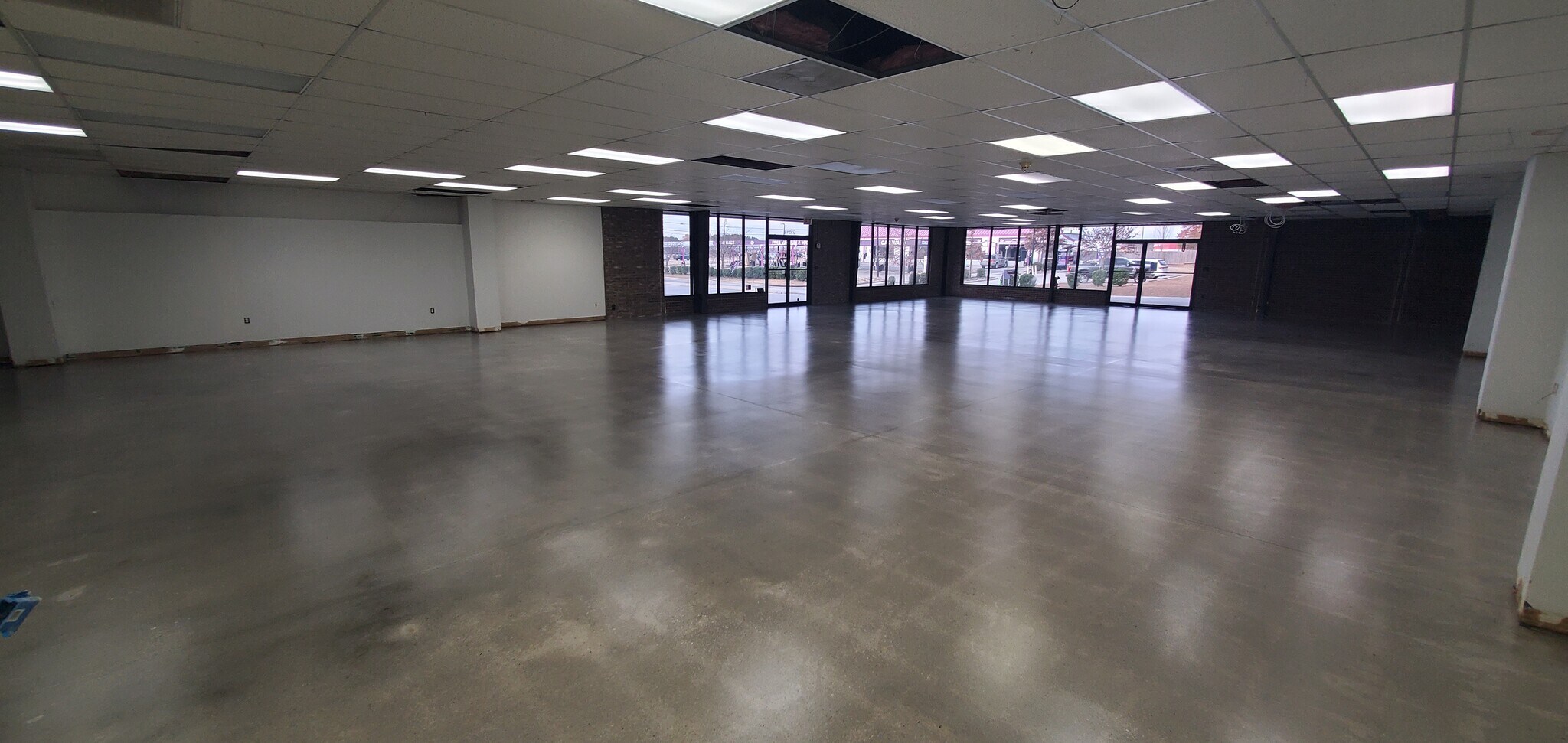 2854 Wade Hampton Blvd, Taylors, SC à louer Photo principale– Image 1 sur 14