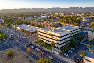 6800 Owensmouth Ave, Woodland Hills, CA - VUE AÉRIENNE  vue de carte - Image1