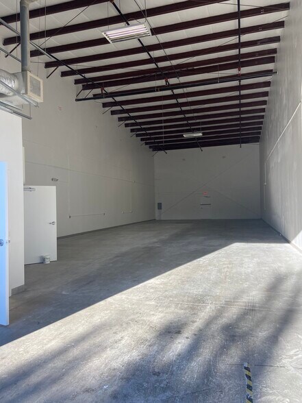 5032 Forsyth Commerce Rd, Orlando, FL à louer - Photo de l’immeuble – Image 3 sur 6