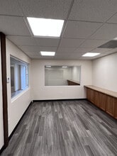 678 S Indian Hill Blvd, Claremont, CA à louer Photo intérieure– Image 1 sur 10