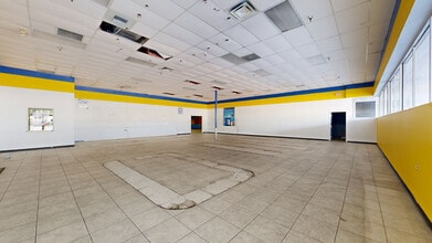 2332-2398 W Oak Ridge Rd, Orlando, FL à louer Numérisation 3D Matterport– Image 1 sur 16