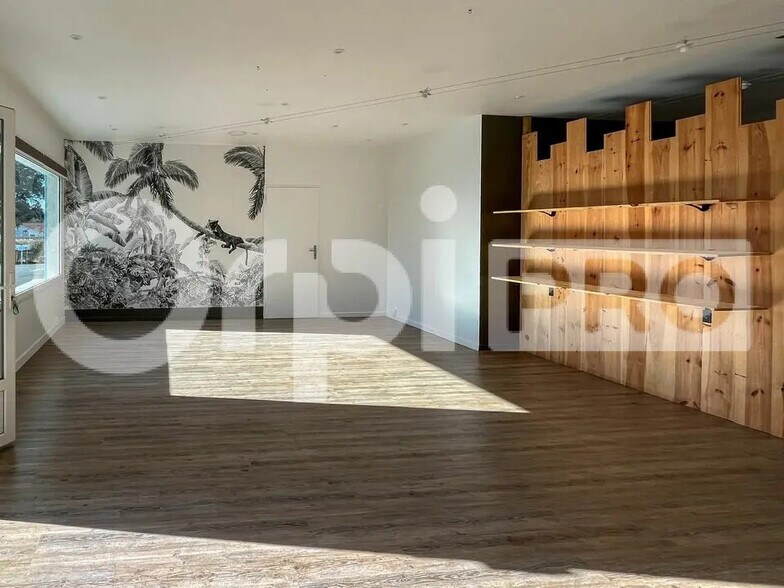 Local commercial dans Léon à louer - Photo intérieure – Image 3 sur 6