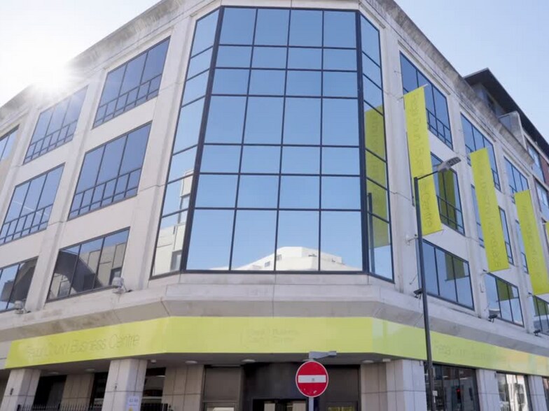 42-44 High St, Slough à vendre - Photo de l’immeuble – Image 3 sur 27