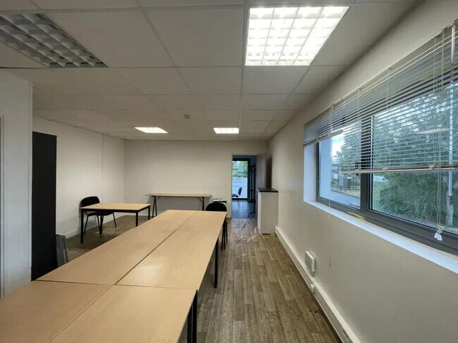 Plus de détails pour Bureau à vendre